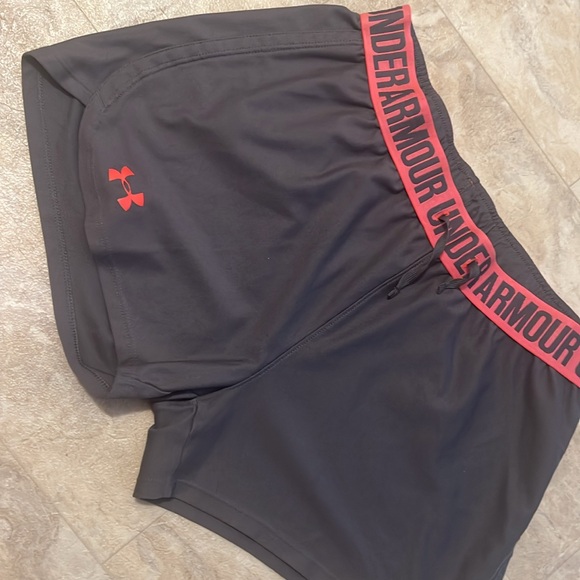 Under Armour Gray Athletic Shorts - Picture 1 of 1